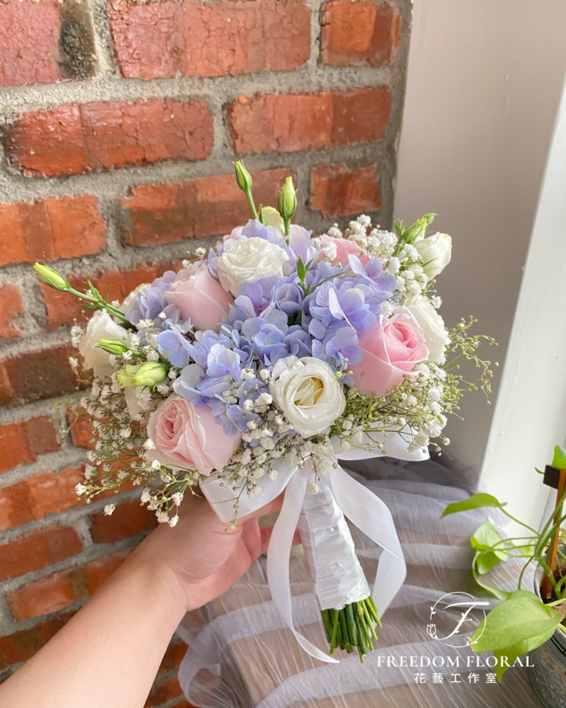 Hydrangea with Rose Bridal Bouquet (Fresh Flower)