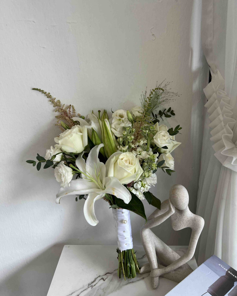 Lily with Rose Bridal Bouquet (Fresh Flower)