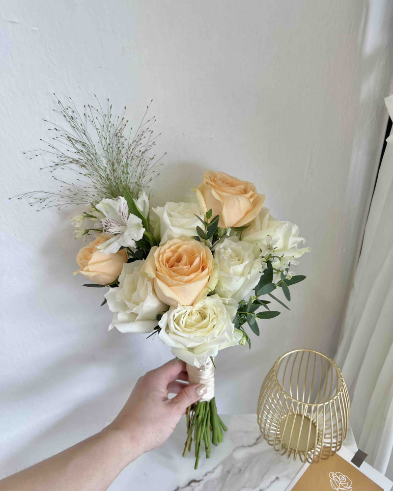 Rose Bridal Bouquet (Fresh Flower)