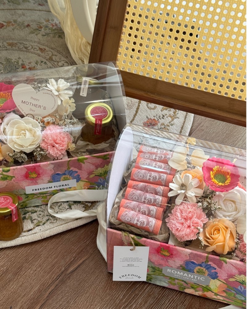 Mother's Day Gift Box (Soap Flower)