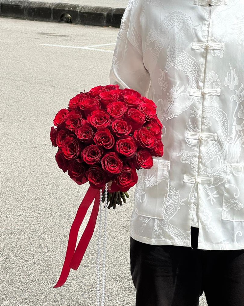 Red Romance Bridal Bouquet (25-28fresh flower)