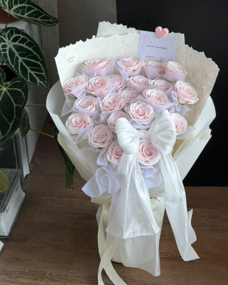 粉雾初恋 · Blush Romance （21 Roses 🌹）（soap flower）